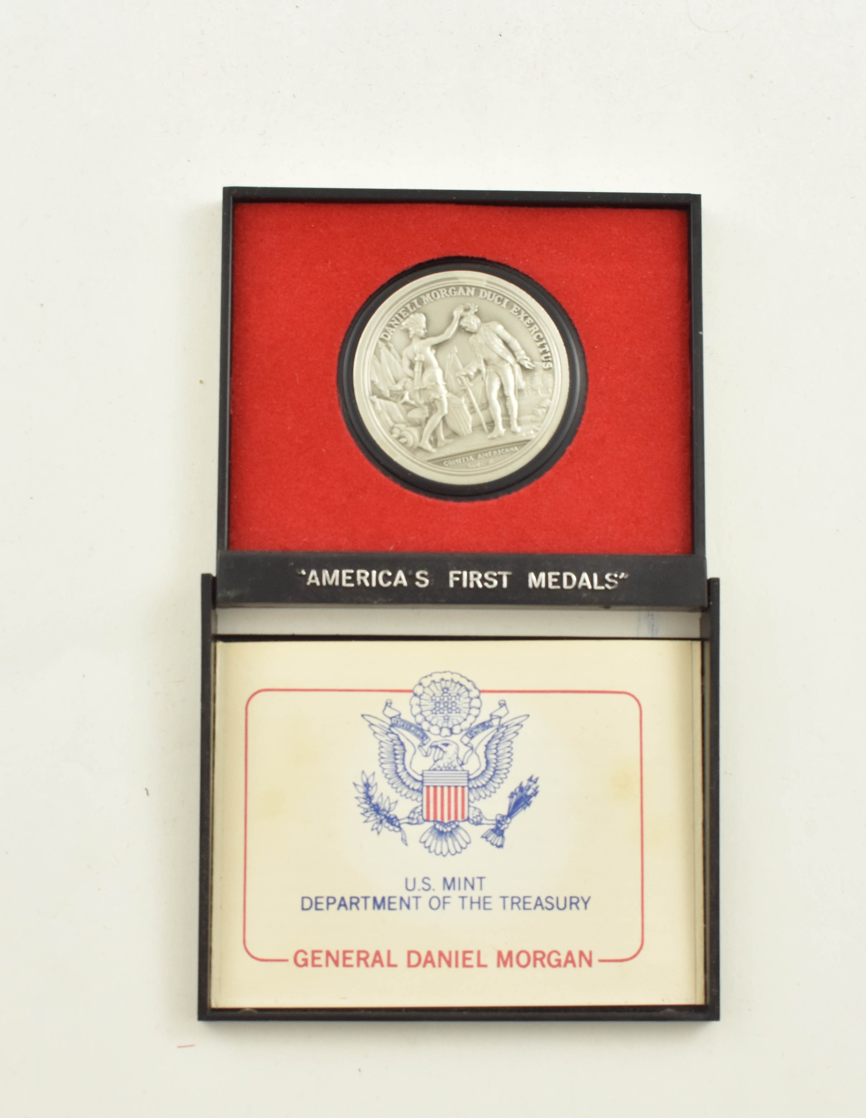 1976 1776 Bicentennial Official US Mint Historic Commemorative Medal