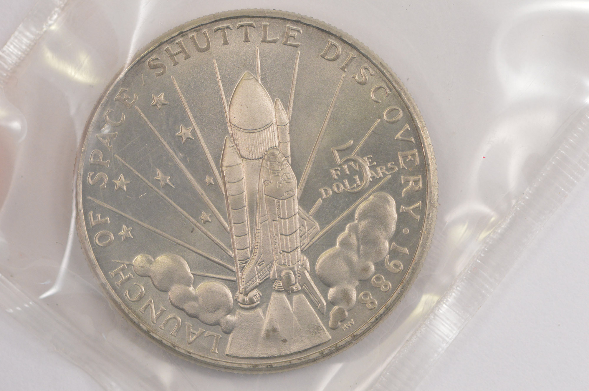 1988 Republic of the Marshall Islands Space Shuttle Discovery $5 ...