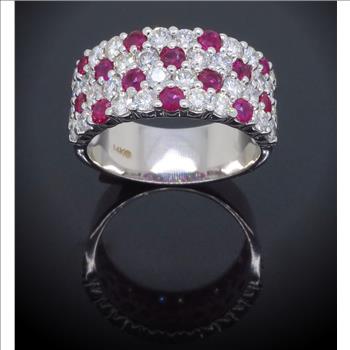Stunning Diamond & Ruby Ring