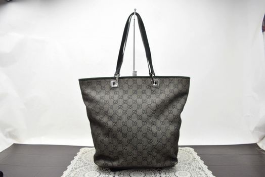 Online Fashion Auctions Handbags Wallets More Propertyroom Gucci Canvas Tote
