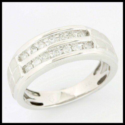 10k White Gold, 0.25ctw Natural Diamonds Ring size 7