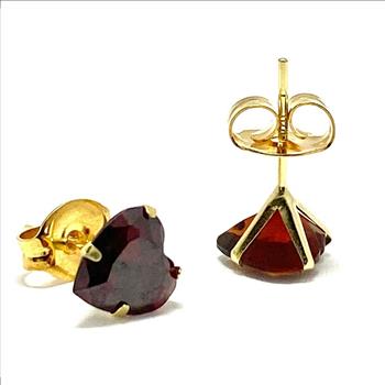 10k Yellow Gold 6mm Heart Cut Garnet Stud Earrings Beautifully Dainty