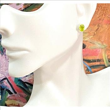 10k Yellow Gold 6x4mm Oval Cut Peridot Stud Earrings Beautifully Dainty