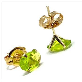 10k Yellow Gold 6x4mm Oval Cut Peridot Stud Earrings Beautifully Dainty