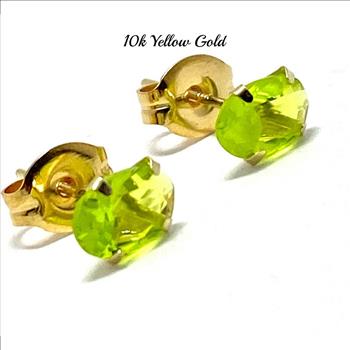 10k Yellow Gold 6x4mm Oval Cut Peridot Stud Earrings Beautifully Dainty