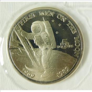 1989 $5 Apollo 11 First Men on the Moon Commemorative Coin