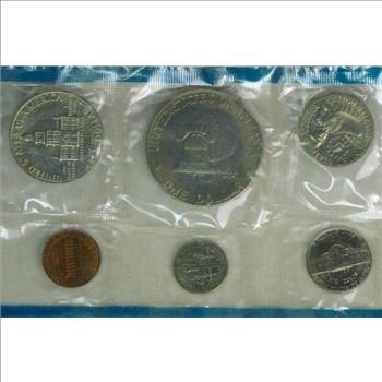 1975 Philadelphia Mint Set with Bicentennial Coins