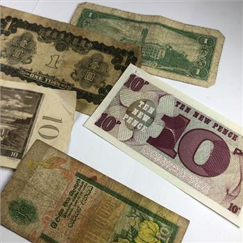 Lot of Five World Bank Notes: Chinese, British and Czechoslovakia*Circulated