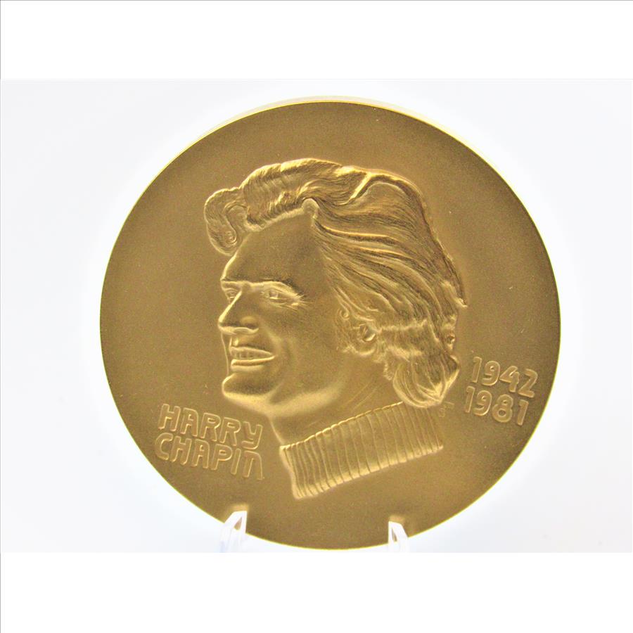 1986 Oversized Harry Chapin Coin Medal (077) | Property Room