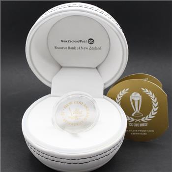 2015 1 oz Fine Silver Cricket World Cup Curved Coin in Cricket Ball Casing & COA