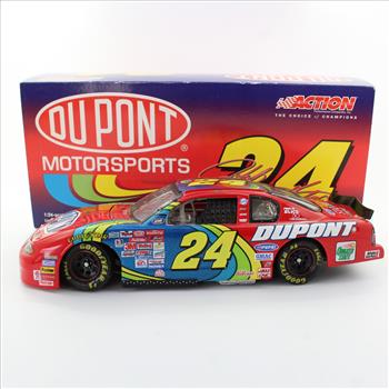 Jeff Gordon #24 DuPont NASCAR 2001 Diecast Monte Carlo 1:24 Scale Stock Car Replica