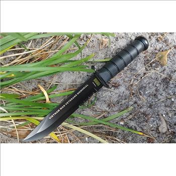 Vietnam War Veterans Memorial Plaque & Commemorative Black Survival Knife