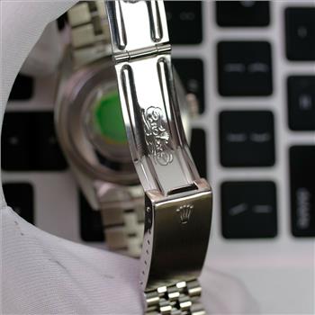 Rolex Mens Datejust SS 36mm Silver Tapestry Dial Engine Turned Bezel Ref16220