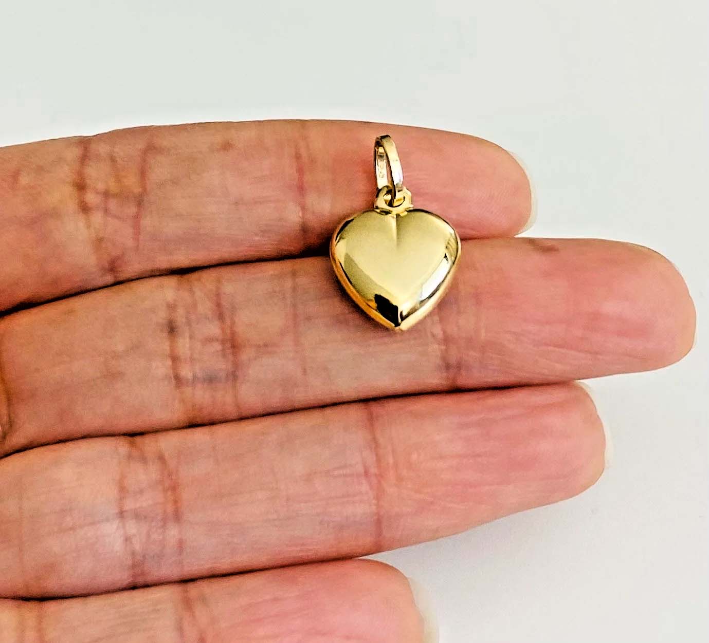 14K Yellow Gold Hollow Heart Pendant