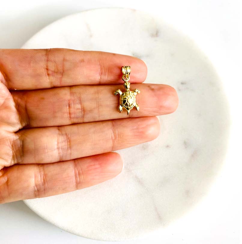 14K Yellow Gold Turtle Pendant