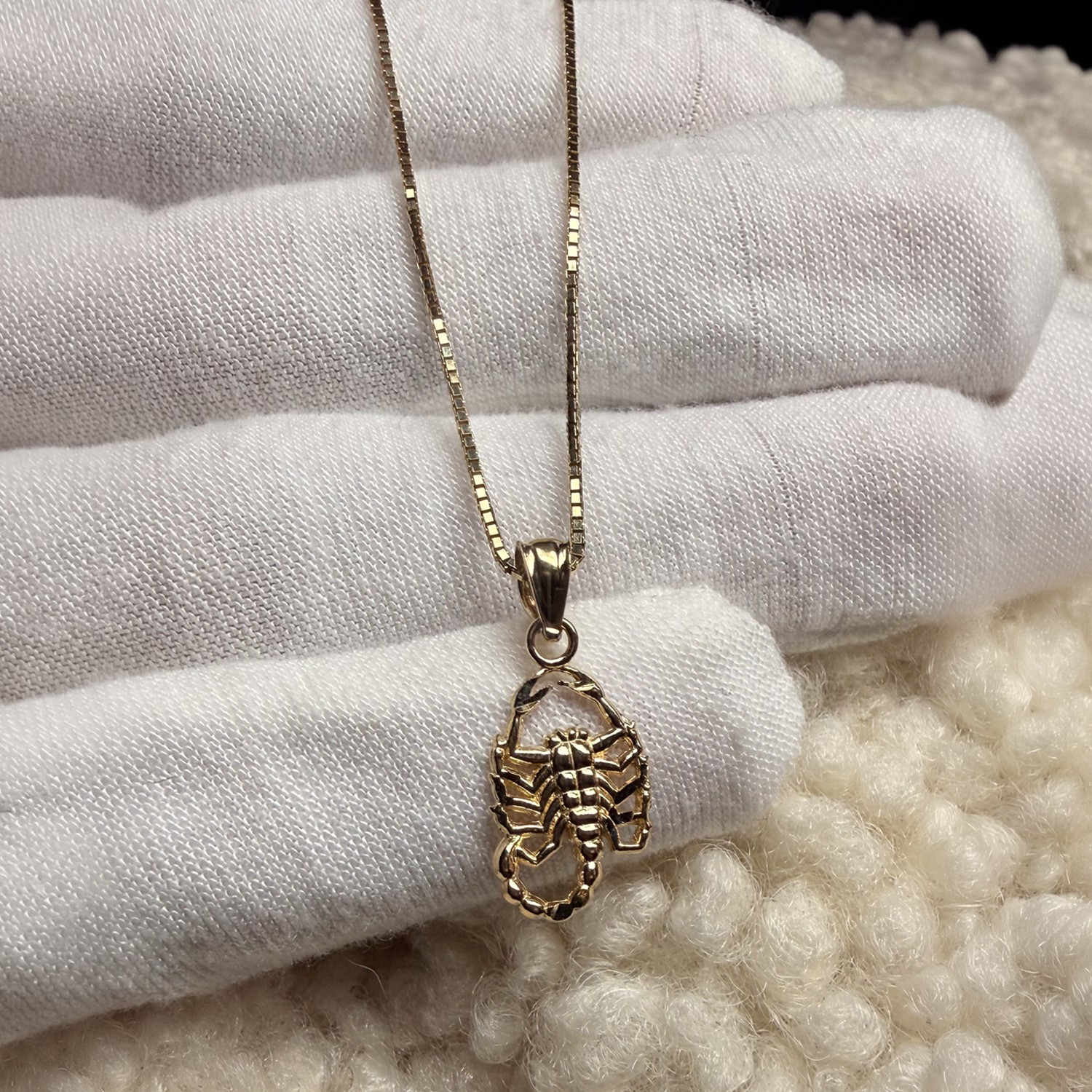14K Yellow Gold Scorpion Pendant With Yellow Gold 0.8mm Box Chain - 20 Inch