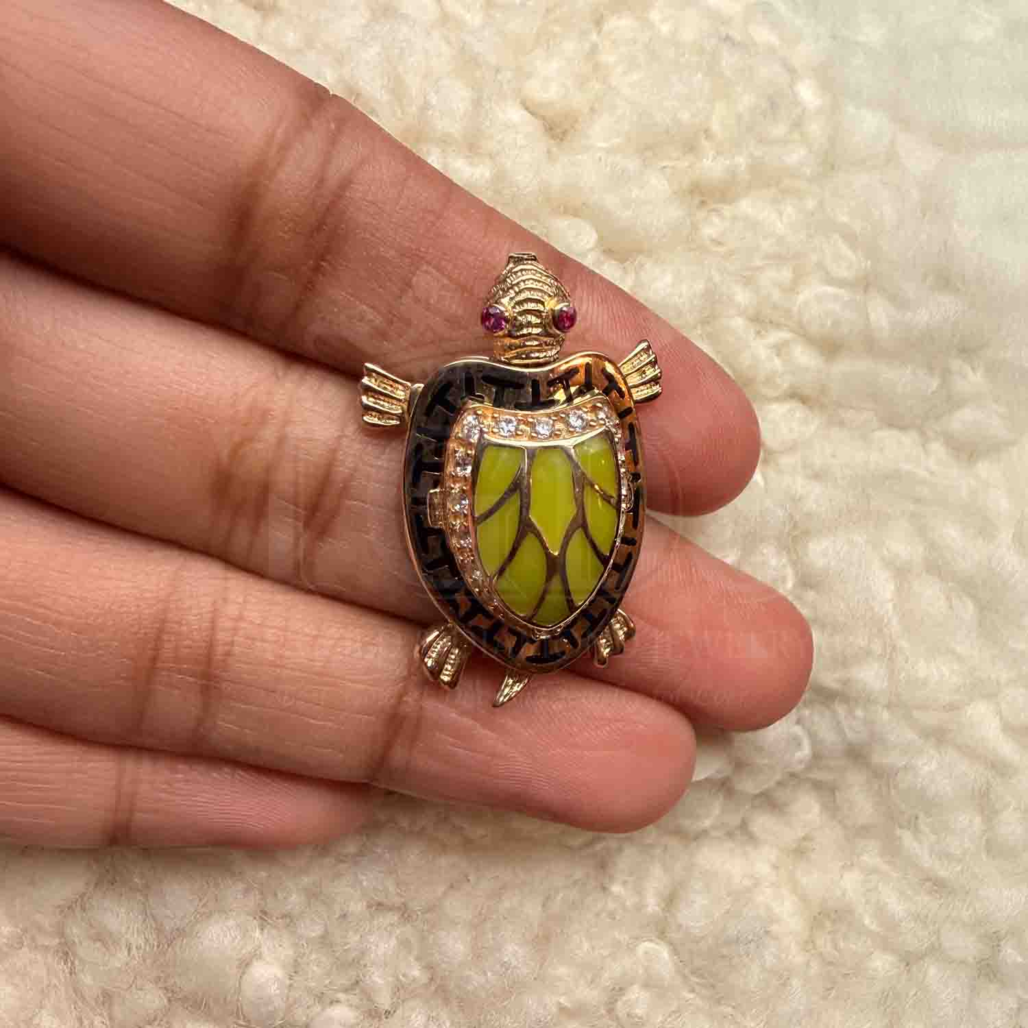 14K Yellow Gold Gllow in Dark Turtle Pendant