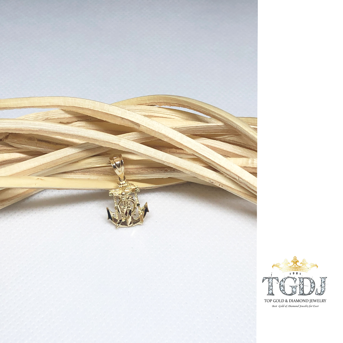 14K Yellow Gold Mariner Crucufix Pendant