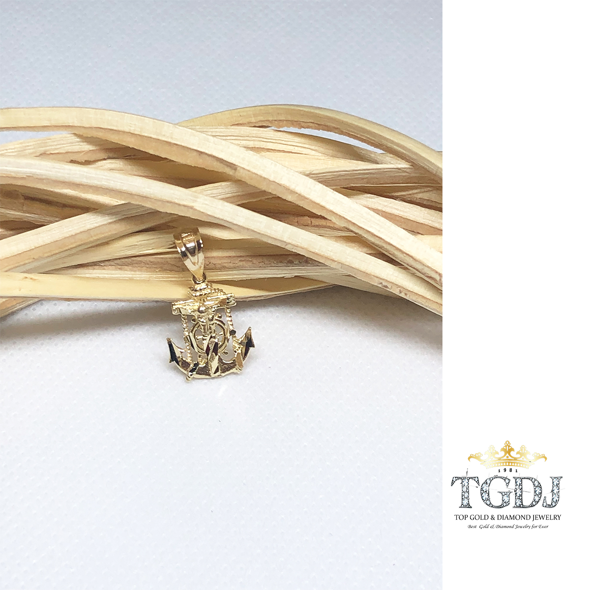 14K Yellow Gold Mariner Crucufix Pendant