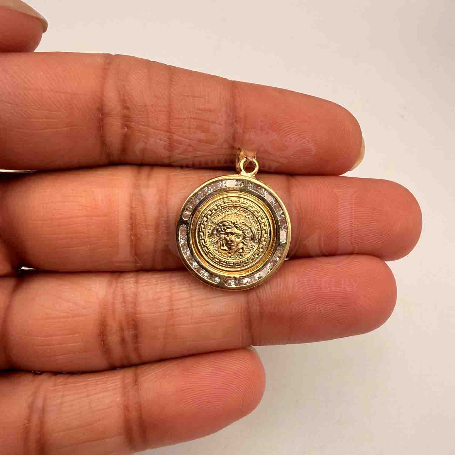 14K  Yellow Gold Cubic zirconia Round Medusa Pendant