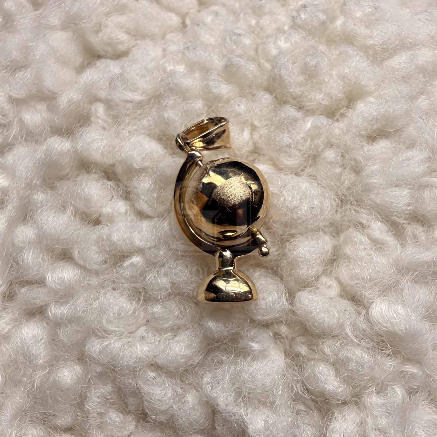 14K Yellow Gold Hollow Globe Pendant