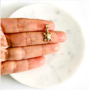 14K Yellow Gold Turtle Pendant