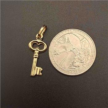 14K Yellow Gold Hollow Key Pendant