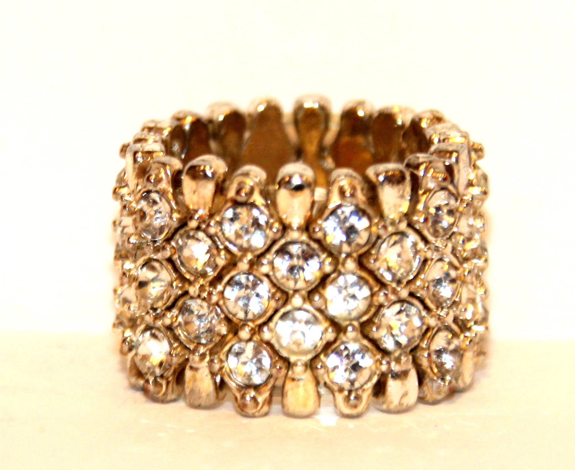 macy-s-elastic-crystal-ring-size-7-property-room