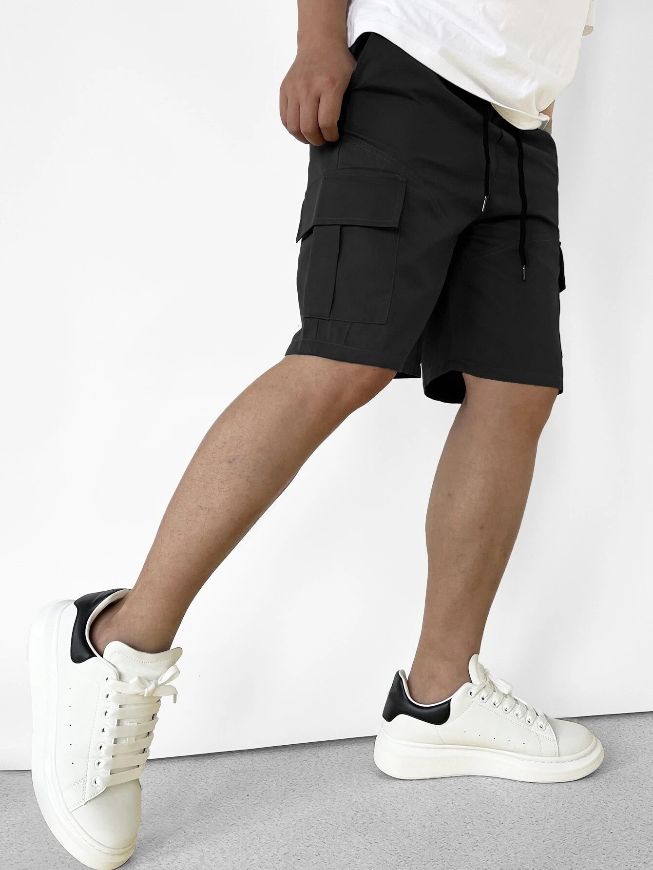 Men Cargo Shorts Size Large | Property Room