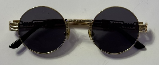 Vintage-Style Round Gold-Framed Sunglasses 