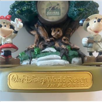 Disney Animal Kingdom Mickey & Minnie Mouse Animated Clock