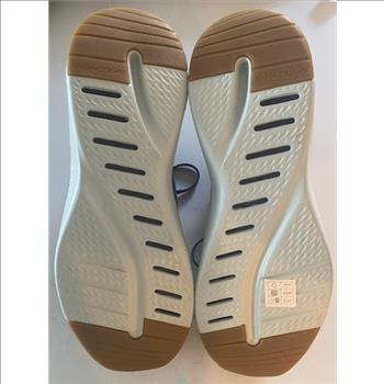 Brand New Skechers Slip On Sie 13