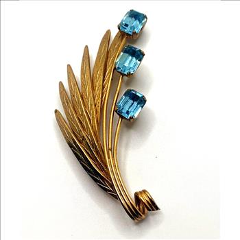 Vintage Gold Tone 3 Prong Set Blue Topaz Stone Brooch/Pin Circa 1960