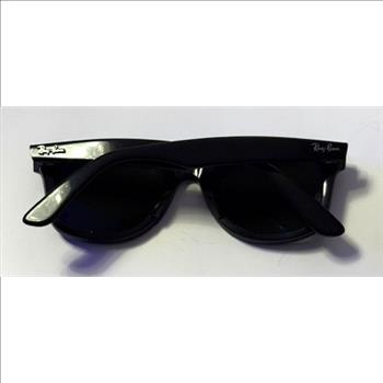 Ray-Ban Wayfarer Sunglasses 