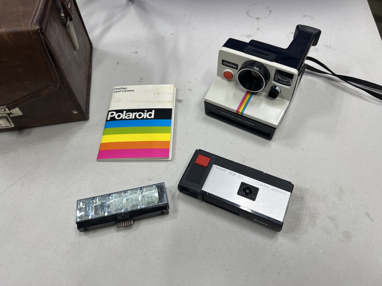 Polaroid instant land camera and instamatic 20 - includes case ...