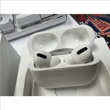 Apple Airpods Pro with Magsafe Charging Case