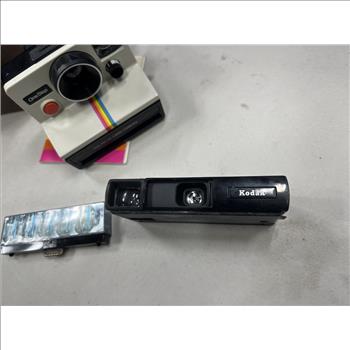 Polaroid instant land camera and instamatic 20 - includes case