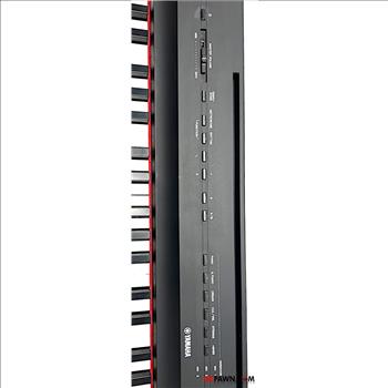 YAMAHA P-125B 88 KEY WEIGHTED ACTION ELECTRIC KEYBOARD