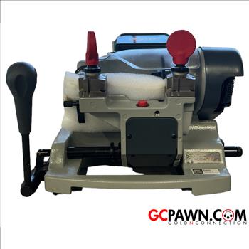 SILCA SPEED 044 KEY CUTTING MACHINE *LIKE NEW*