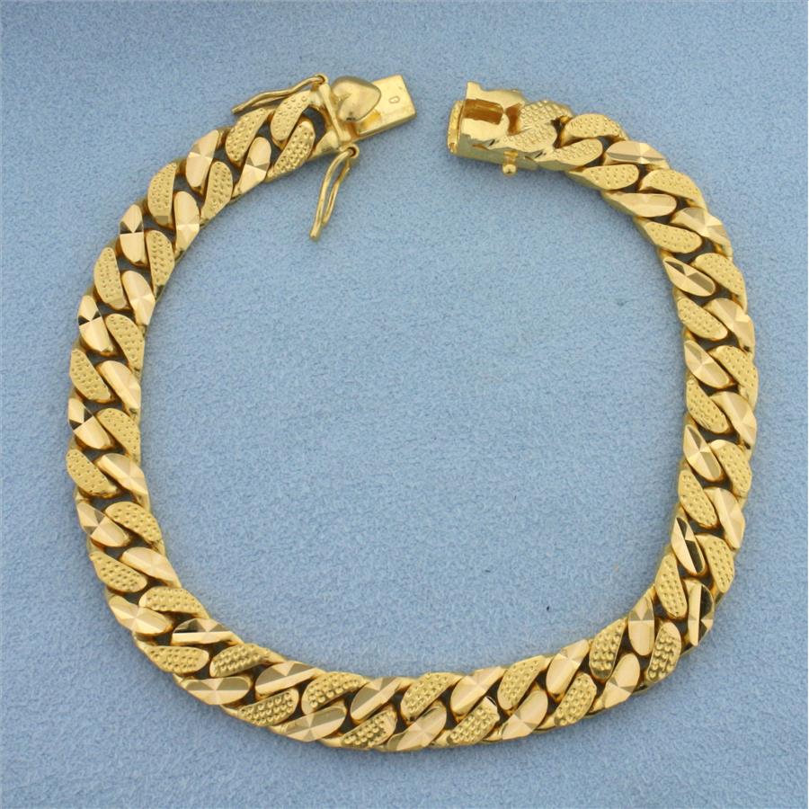 Diamond Cut Curb Link Bracelet With Heart Clasp in 22k Yellow Gold