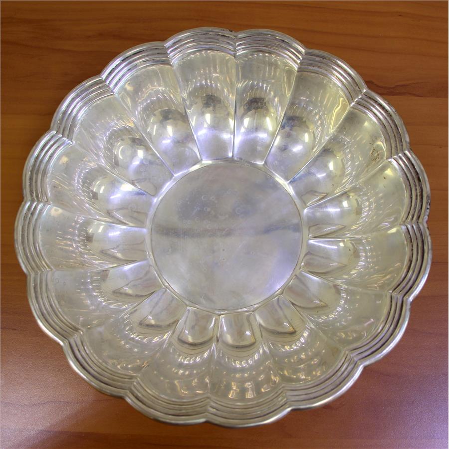 Gorham Model 976 Round Vegetable Bowl in .925 Sterling Silver