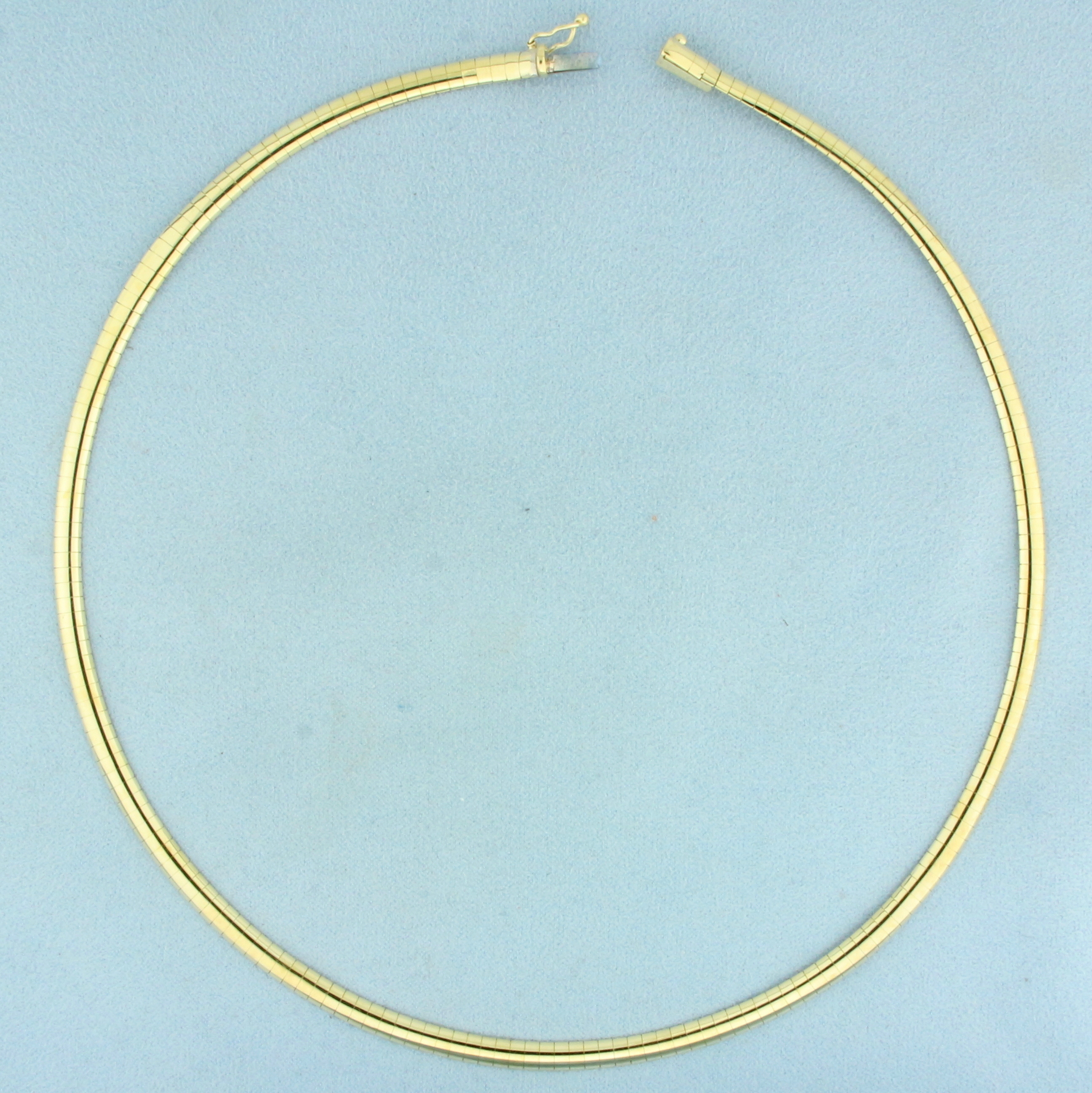 17 Inch Italian Omega Link Necklace in 10k Yellow Gold