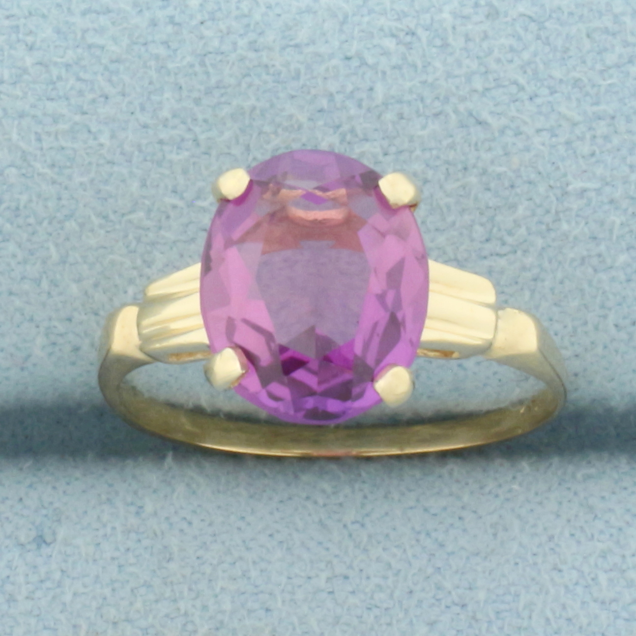 3ct Violet Sapphire Solitaire Ring in 14k Yellow Gold | Property Room