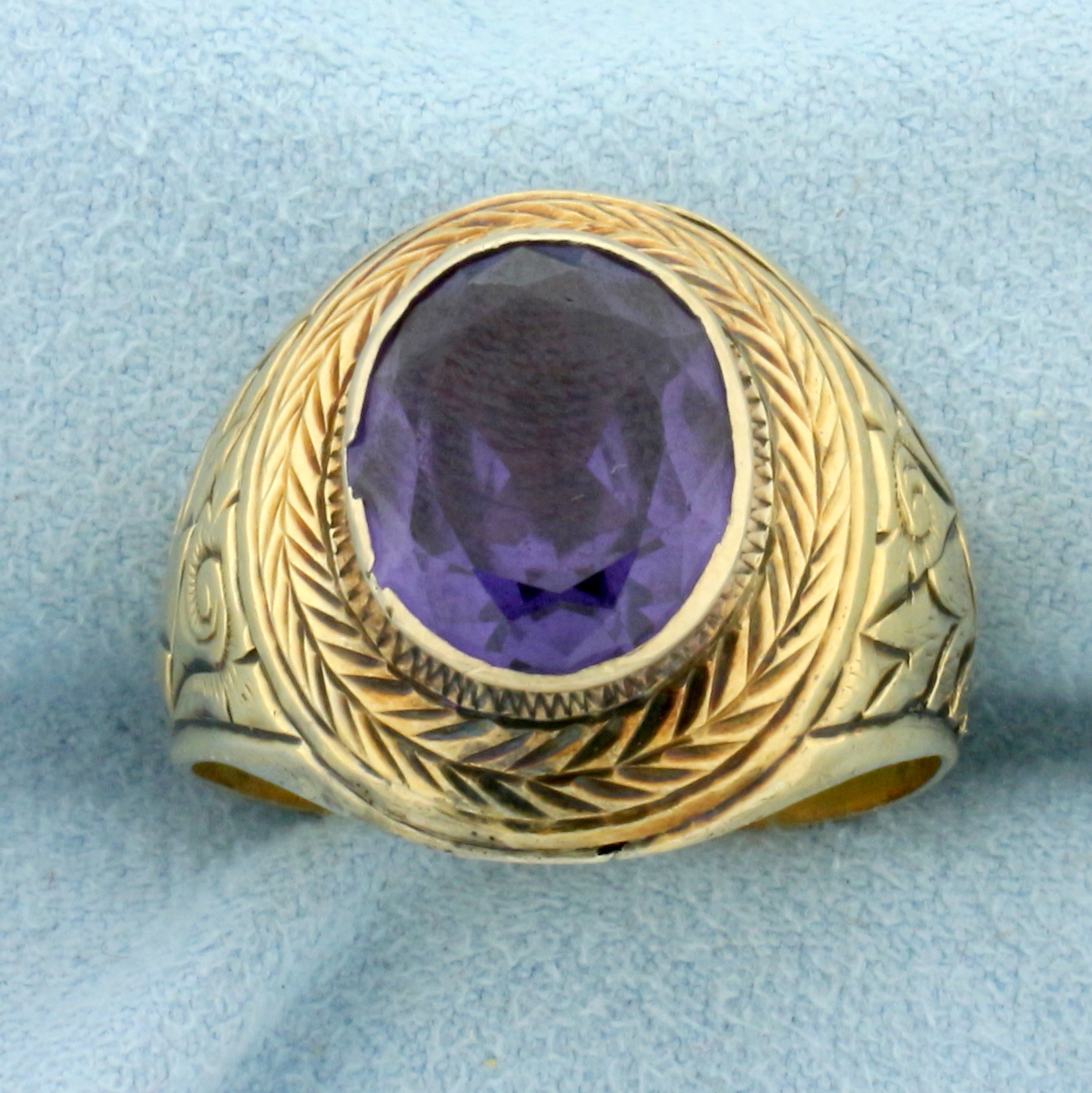 Antique Victorian Purple Sapphire Ring in 18k Yellow Gold