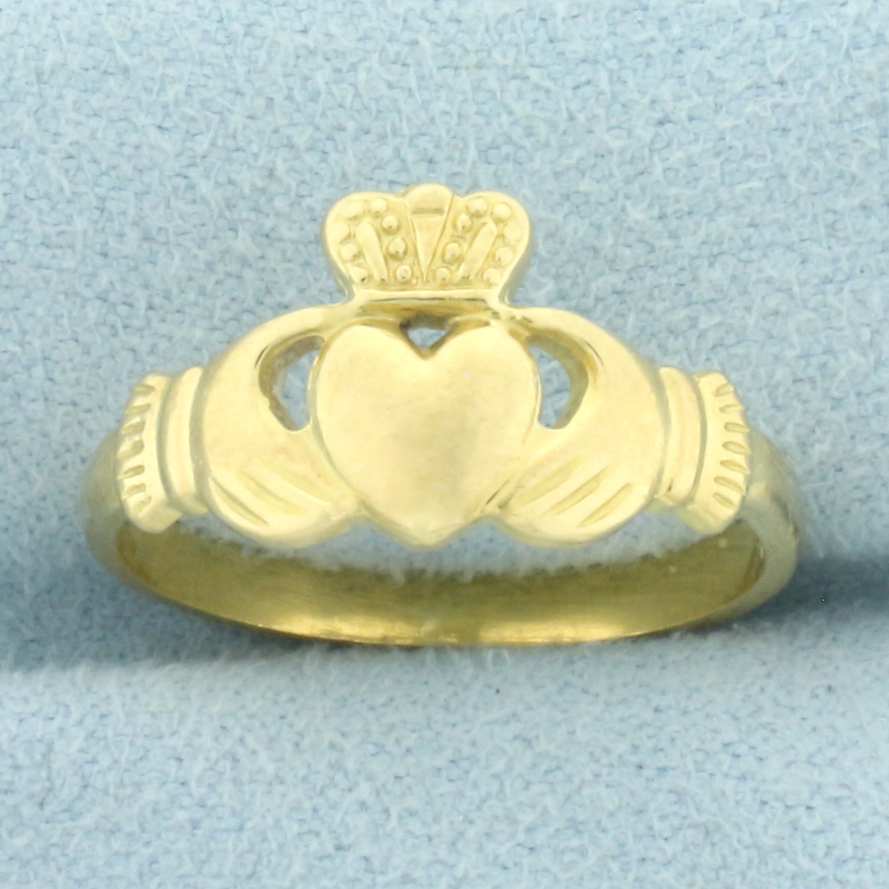 Irish Claddagh Ring in 18k Yellow Gold | Property Room