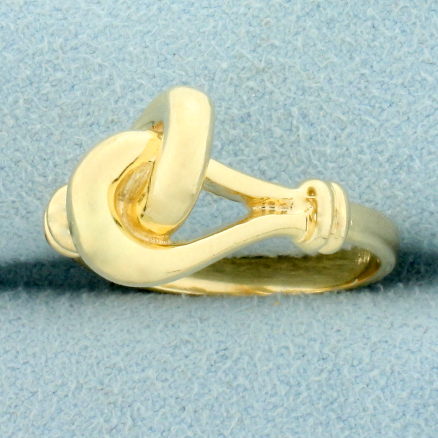 Knot Design Ring in 14K Yellow Gold | Property Room
