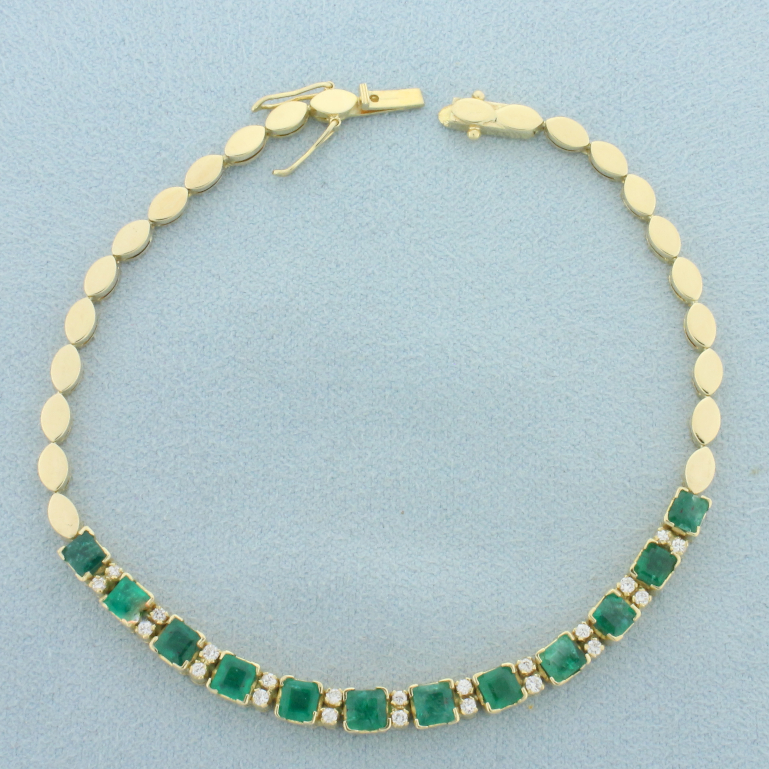 Natural Emerald and Diamond Bracelet in 18k Yellow Gold