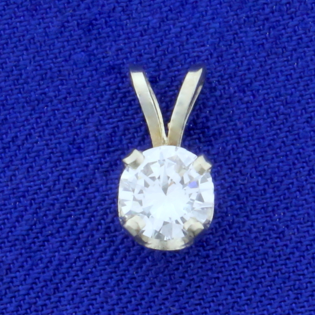 Round Brilliant Diamond Solitaire Pendant in 14K White Gold