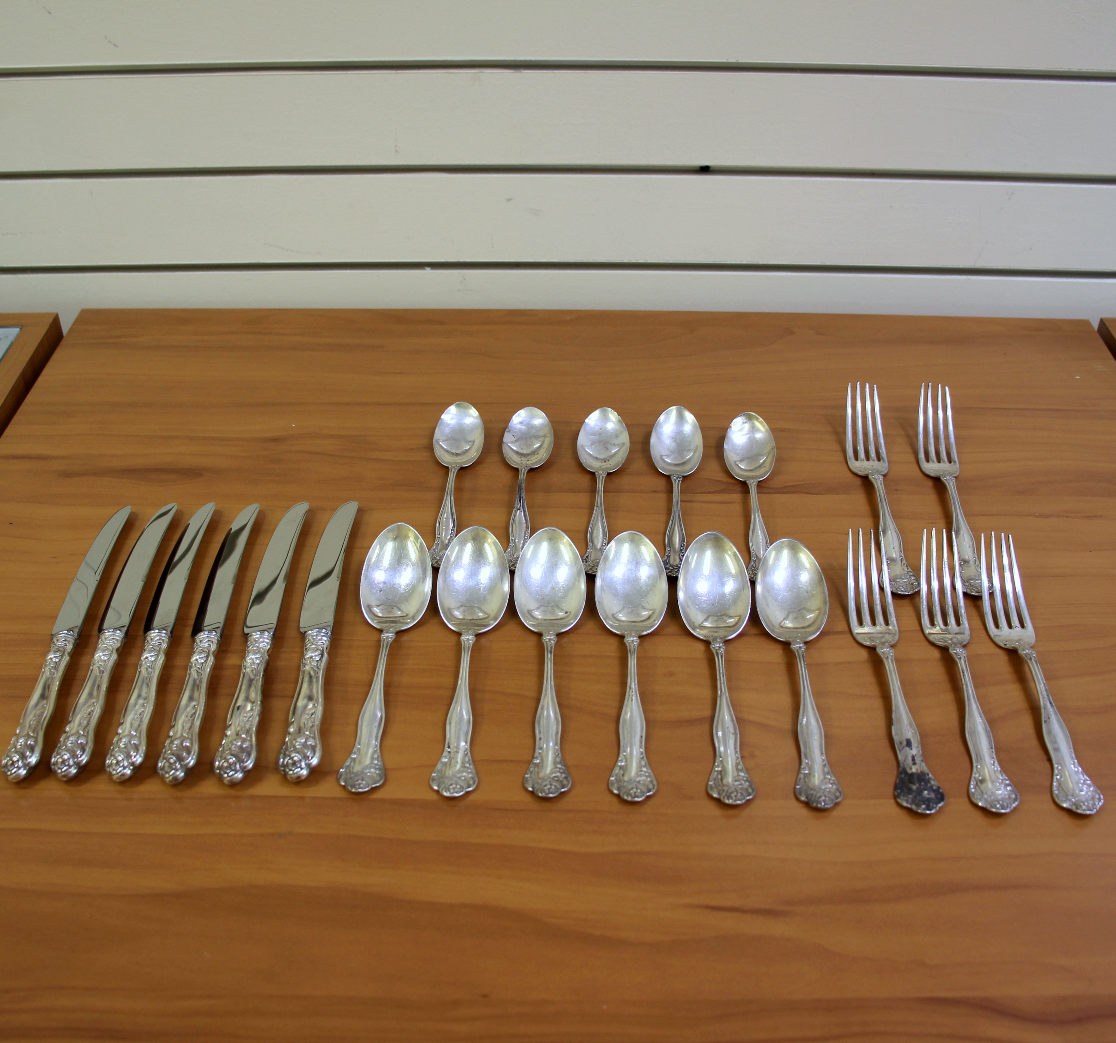 Simpson Hall And Miller Co. Stratford Antique Art Nouveau Twenty Two Piece Sterling Silver Flatware Set