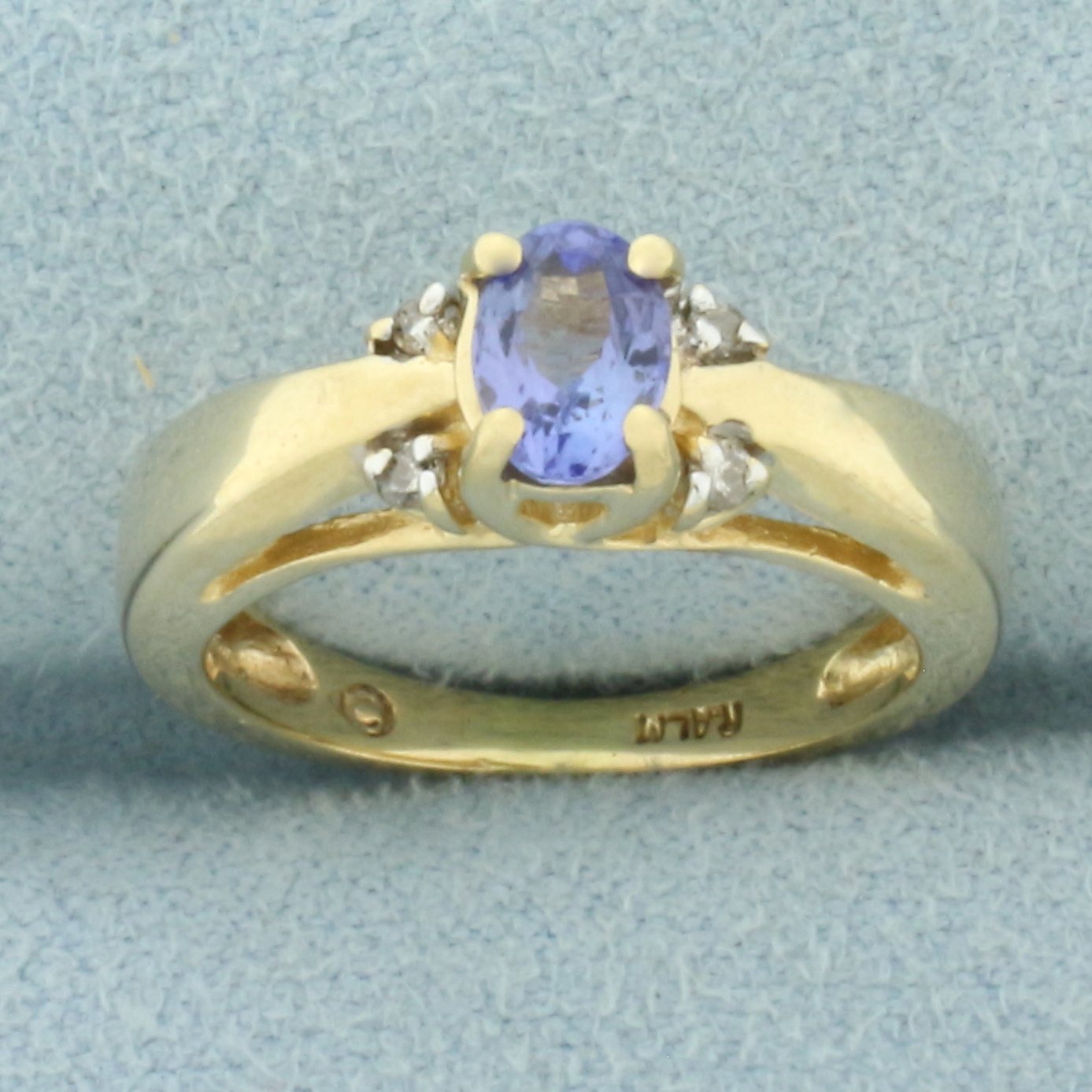 Tanzanite and Diamond Ring in 14k Yellow Gold